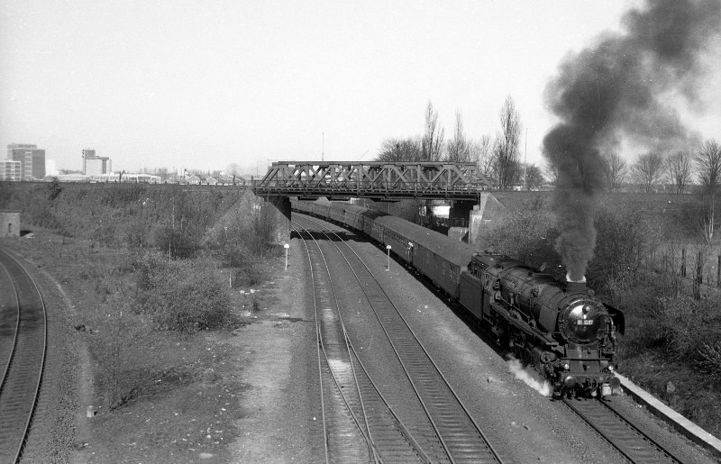 01 1057, vor D 394; Bf Münster Geist