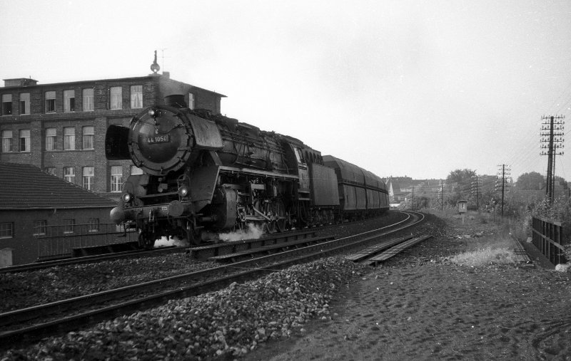 44 1050, vor Erzzug aus Emden; bei Münster Hbf