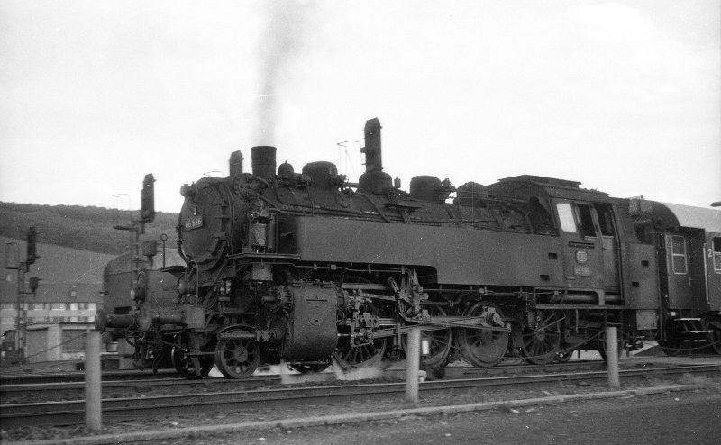 86 586, Ausfahrt Richtung Ehrang; Bf Trier Hbf