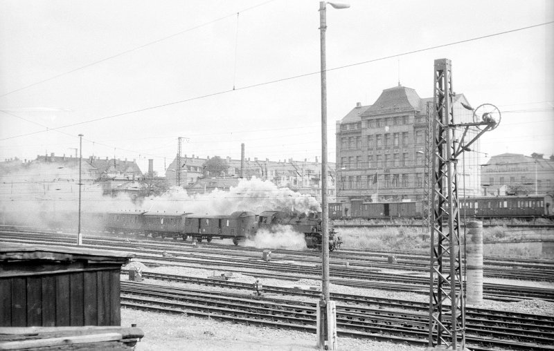 86 470, Ausfahr vor Pz; Bf Chemnitz Hbf