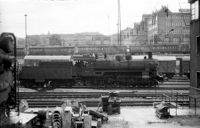 38 243; Bf Chemnitz Hbf