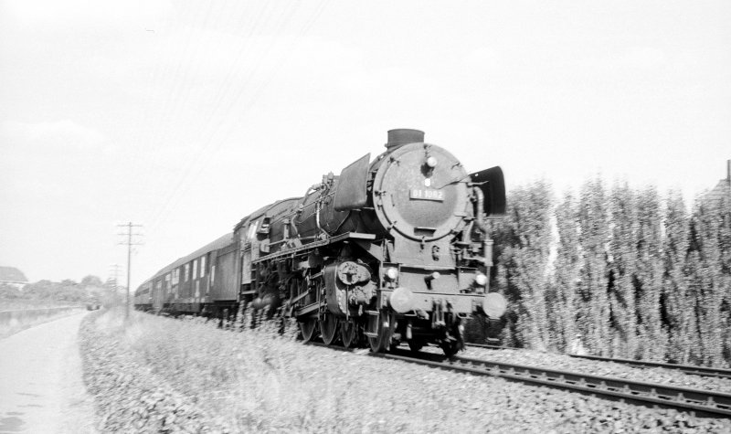 01 1082, vor Schnellzug; vor Münster Hbf