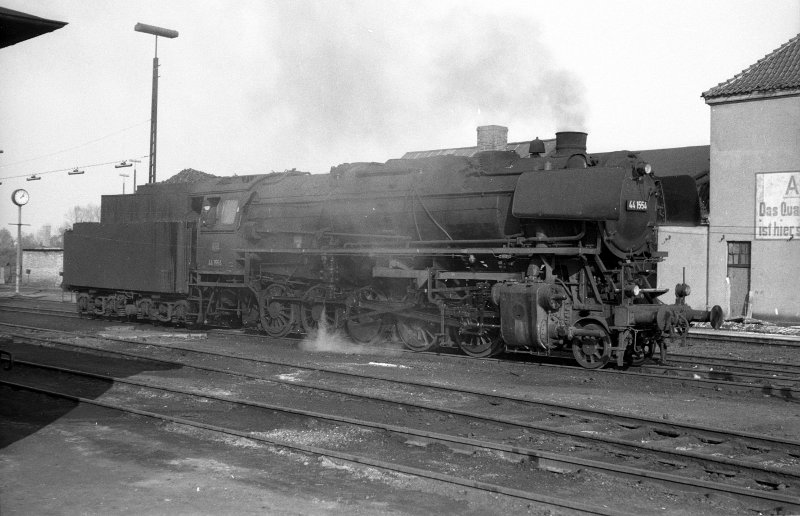 44 1554, Lok ist verqualmt; Bw Rheine