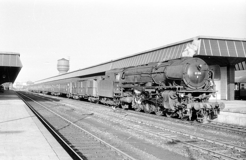 01 199, vor E 566, Bf Münster Hbf