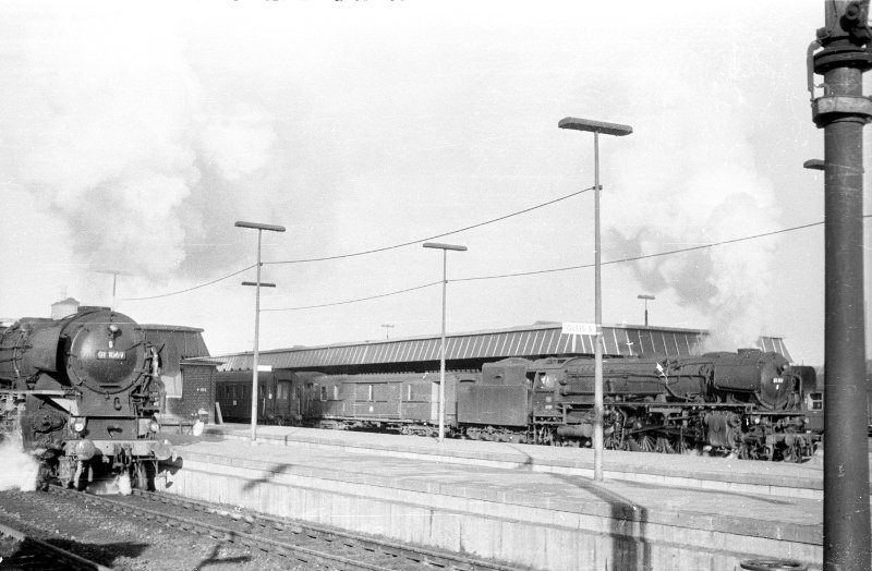 01 1069, vor D 66; neben 01 199; Bf Münster Hbf