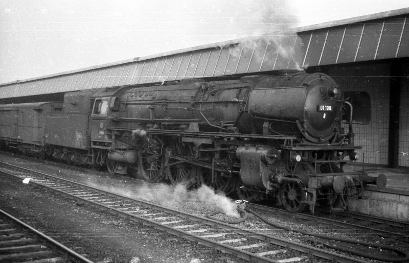 01 199, vor E 566; Bf Münster Hbf