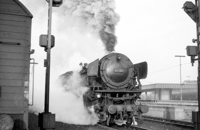 01 193 bei Anfahrt; Bf Münster Hbf