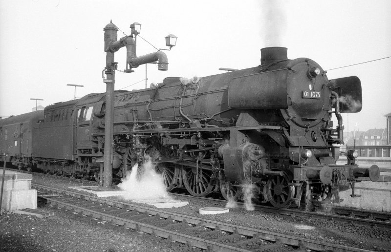 01 1075, vor D 96; Bf Münster Hbf