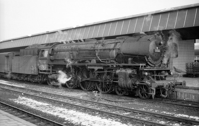 01 124, vor E 566; Bf Münster Hbf