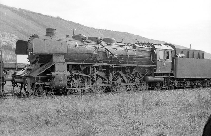 39 143; Bf Karthaus b. Trier