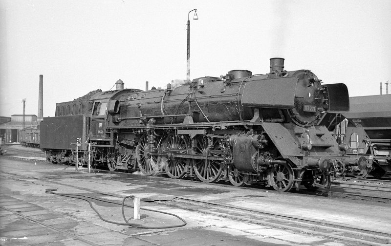 03 221; Bw Köln Deutzerfeld