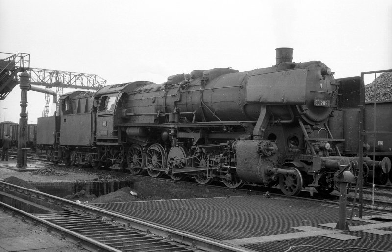 50 2899, nimmt Wasser; Bw Hohenbudberg