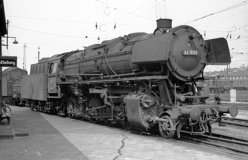 44 1699; Bw Münster