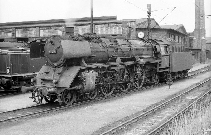 03 251; Bw Köln Deutzerfeld