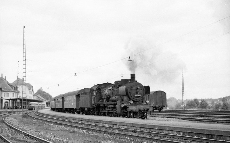 38 2308, letzte Zugfahrt; Bf Freudenstadt Hbf