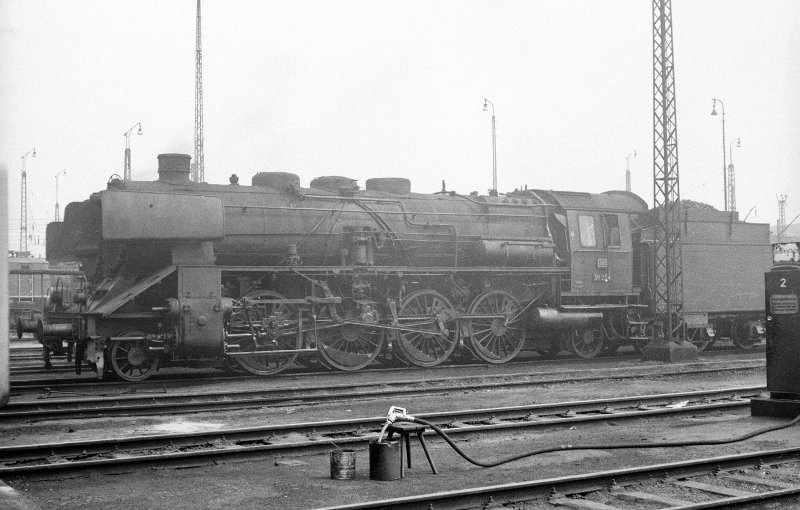 39 254; Bw Stuttgart