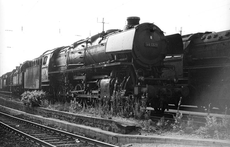 44 1329; Bw Wuppertal Vohwinkel