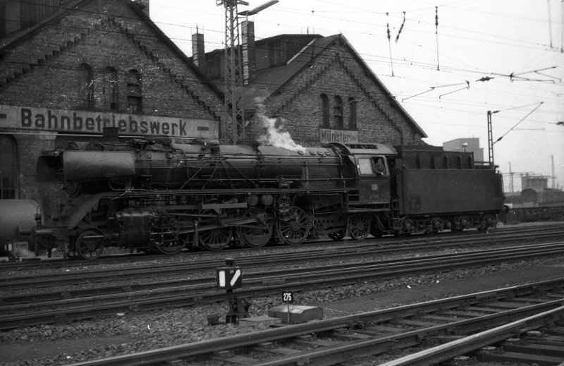 41 359; Bw Münster neben Lokschuppen