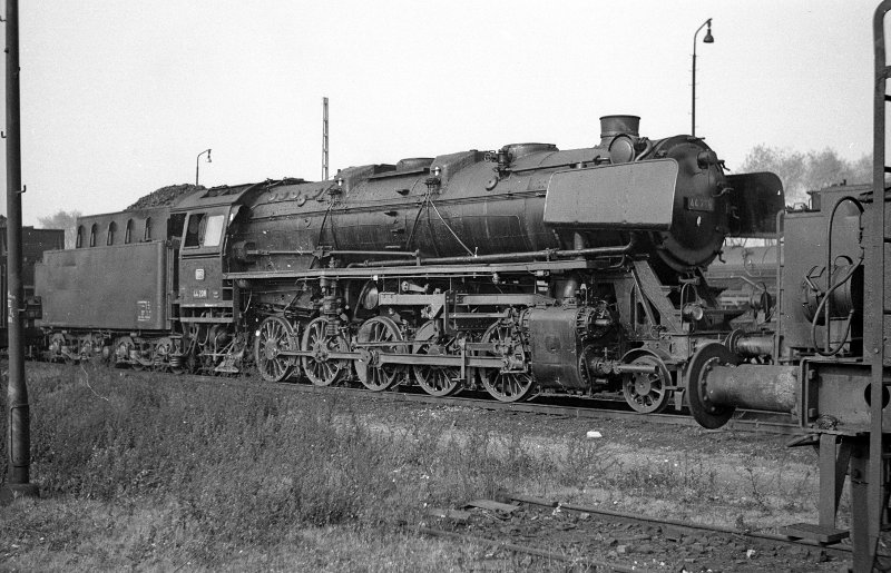 44 208; Bw Hamm G