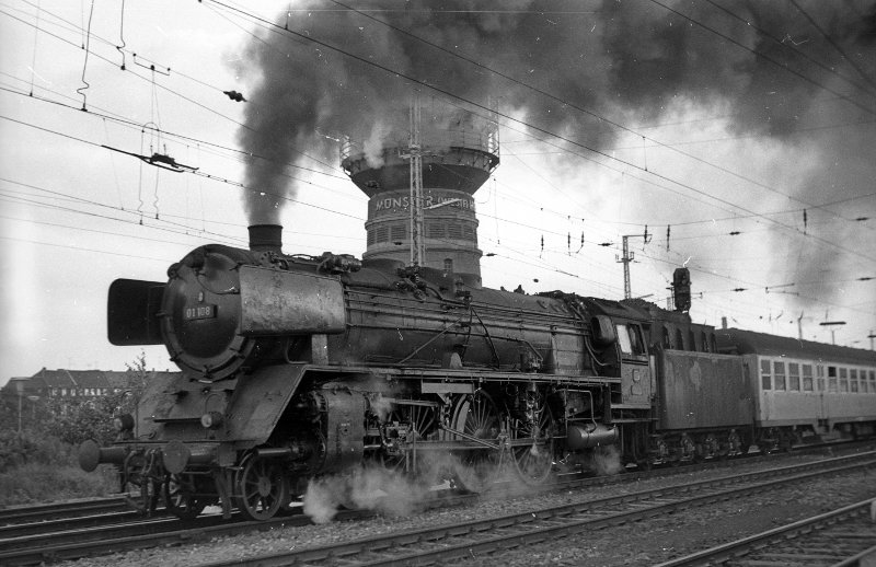 01 108, Zugfahrt; Bf Münster Hbf