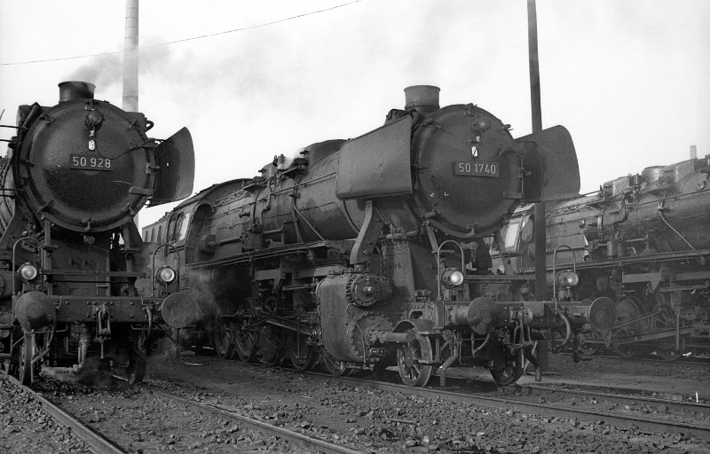 50 1740, neben 50 928; Bw Hamburg Harburg