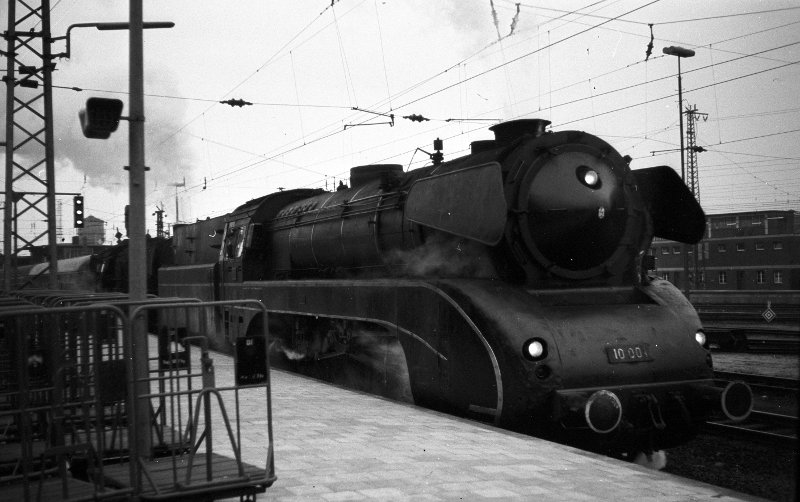 10 001, vor E 688; Bf Münster Hbf