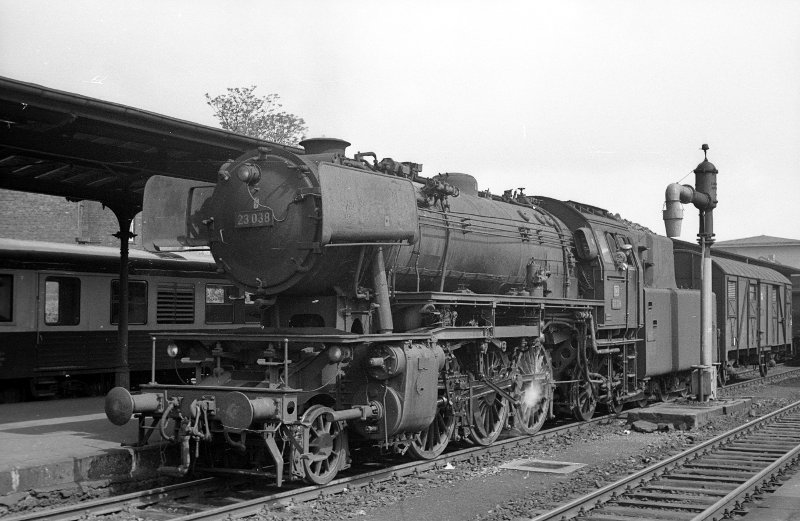 23 038; Bf Trier Hbf