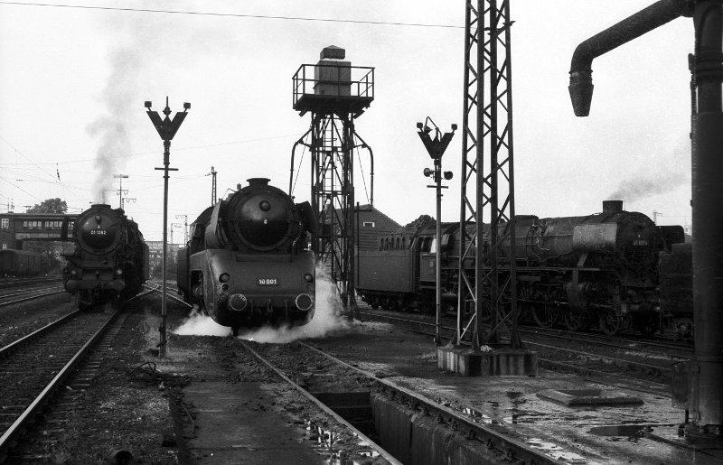 01 1062, 10 001 und 01 1099 (v.l.n.r.); Bw Münster