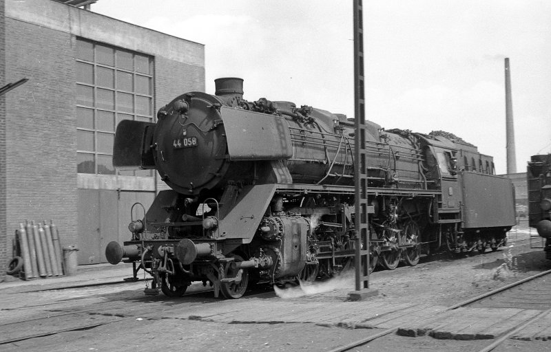 44 058; Bw Braunschweig