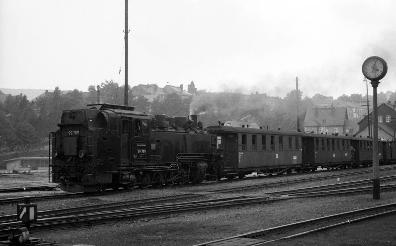 99 789, Zugfahrt; Bf Oberwiesenthal