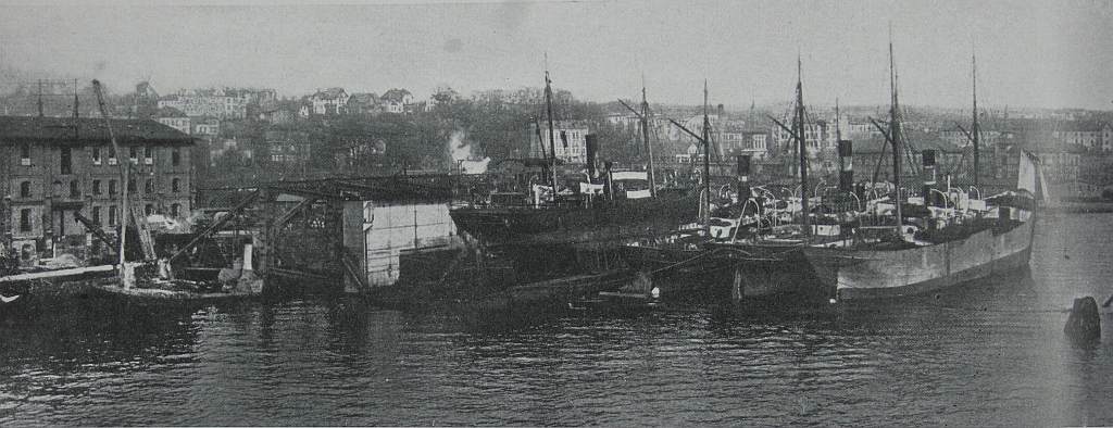 Werft. Schiffe in Reparatur