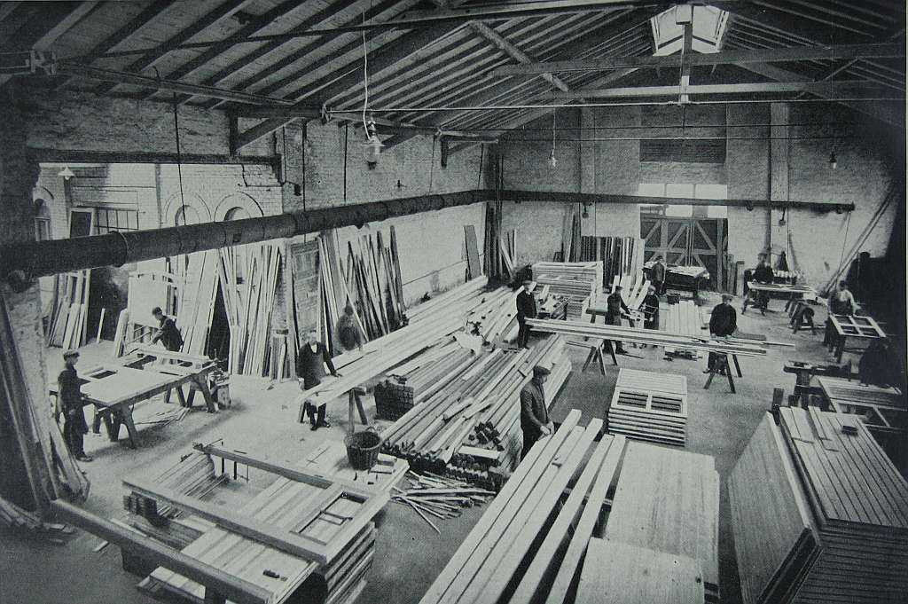 Arbeitssaal zur Herstellung von Holzhaus-Bautafeln