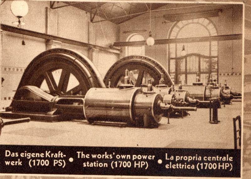 Expansionsdampfmaschine: Maschinenhaus; Zylinder sind rechts