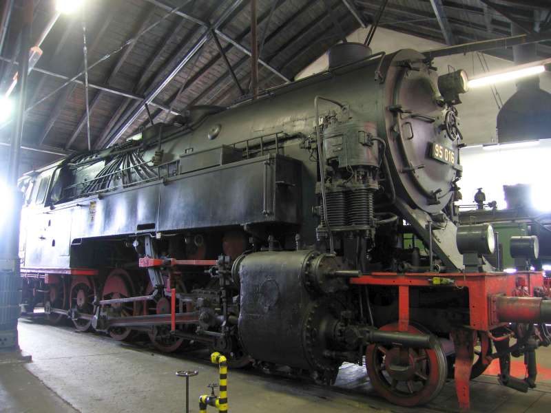 Dampflokomotive: Ansicht von rechts