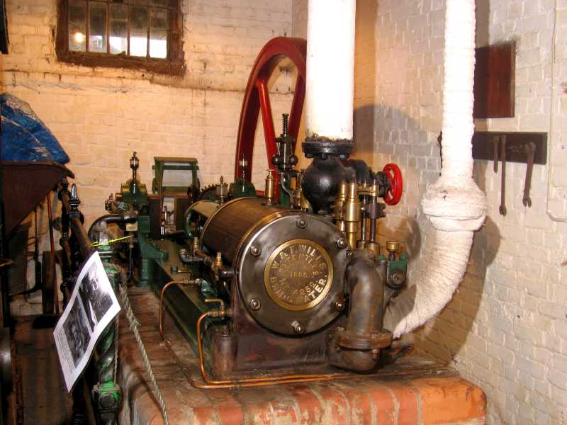 Dampfmaschine: Ansicht von der Zylinderseite
