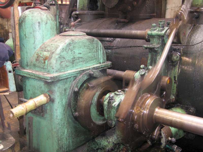 Dampfmaschine: Drehzahlregler und Exzenter