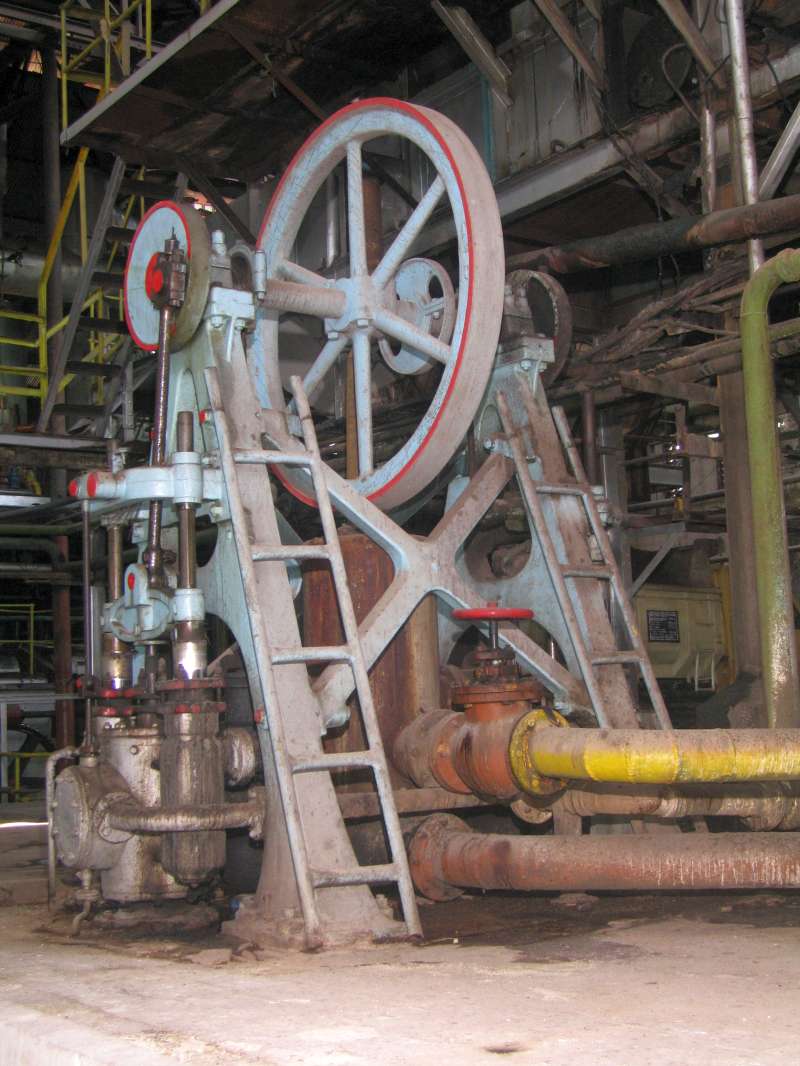 Dampfpumpe: Seite mit den Leitern (Zustand 2007)