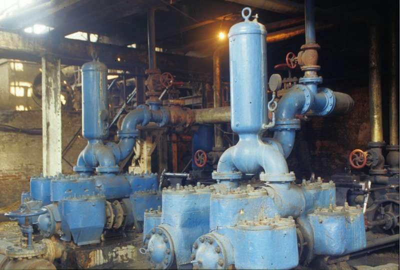 Dampfpumpe: beide Pumpen, Pumpzylinder links vorn