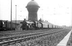 38 3131, mit Zug; Bf Erfurt Hbf Nähe Bw Erfurt P