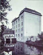 R. Hüfner