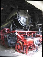 Dampflokomotive: Ansicht rechts von vorn
