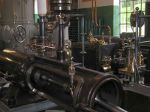 Dampfpumpe: vorn HD-Kreuzkopfführung