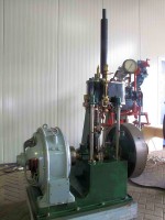 Ansicht. Links der Generator