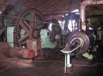 Dampfmaschine: links Mühlengetriebe