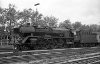 Dampflokomotive: 01 080, vor Zug; Bf Trier Hbf