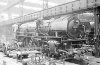 Dampflokomotive: 01 190, in Ausbesserung; AW Lingen Werkhalle
